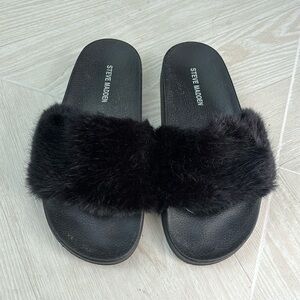 Steve Madden slides